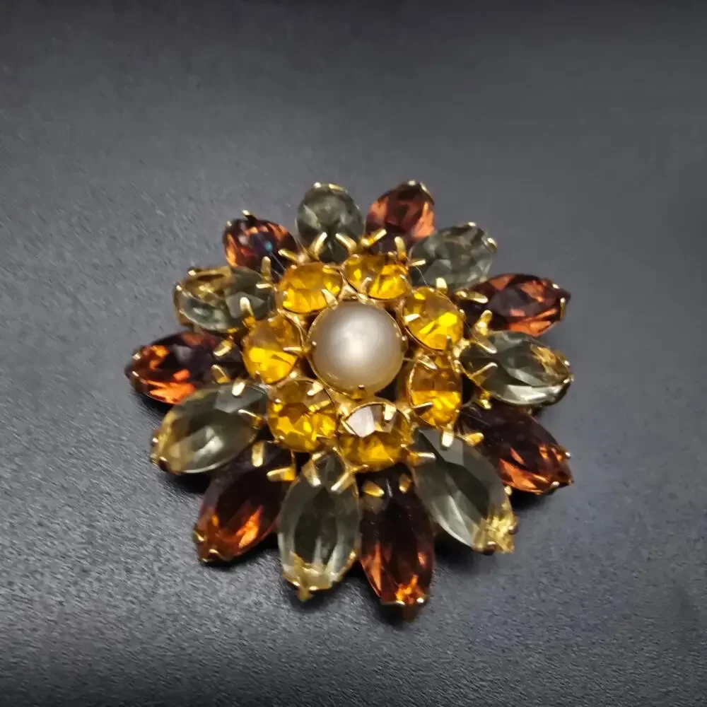 Faux Topaz Champagne Rhinestone Flower Brooch Vintage Glam